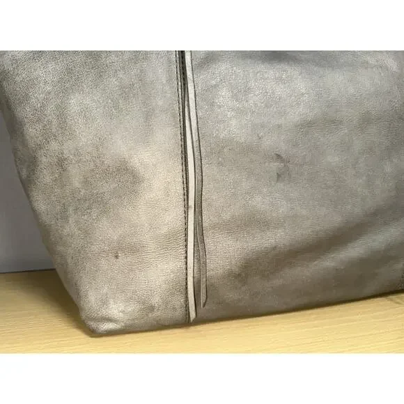 Hobo International Large Kingston Champagne Metallic Leather Tote Bag - Picture 2 of 16